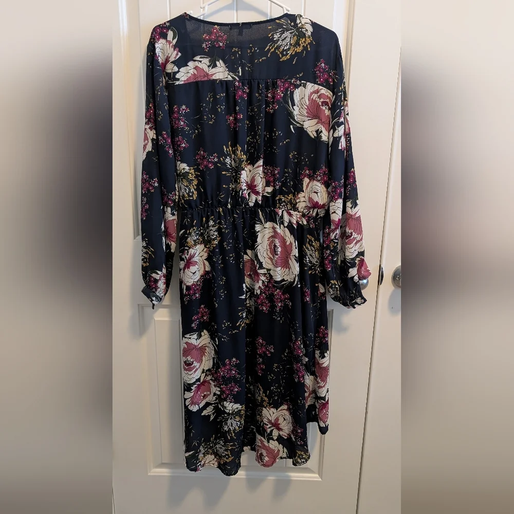 Floral Wrap Dress in Navy and Pink - Picture 6 of 7